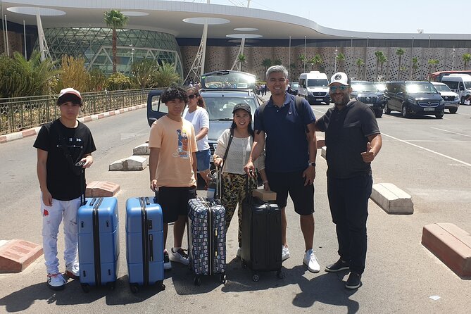 Taxi Airport marrakech vip - Youssef’s Welcome: Local Tips and Clear Communication
