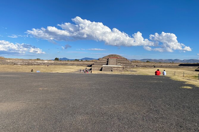 Teotihuacan Pyramids VIP Tour without Commercial Stops - Getting There from Mexico City: Early, Comfortable, and Driver-First