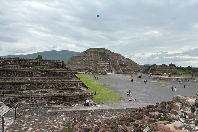 Teotihuacan Pyramids VIP Tour without Commercial Stops - Entering Teotihuacan: The Avenue of the Dead as Your Main “Wow”