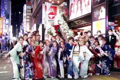 Tokyo VIP Night Out: Private Hostess Club and Karaoke Experience - Meeting at Ebisu or Kinshicho: Getting to the Right Kyabakura
