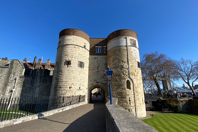 Tower of London & Westminster Abbey VIP Tour with expert guide - Price and value: what $328.96 covers that you’d otherwise pay for separately