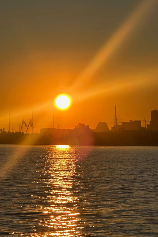 Valencia: VIP Sunset Cruise in Catamaran with drink - Key things that make this cruise worth your time