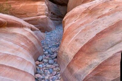 Valley of Fire/ Mojave Desert VIP Small Group Tour From Las Vegas - The van, the group size, and the 7:00am wake-up call