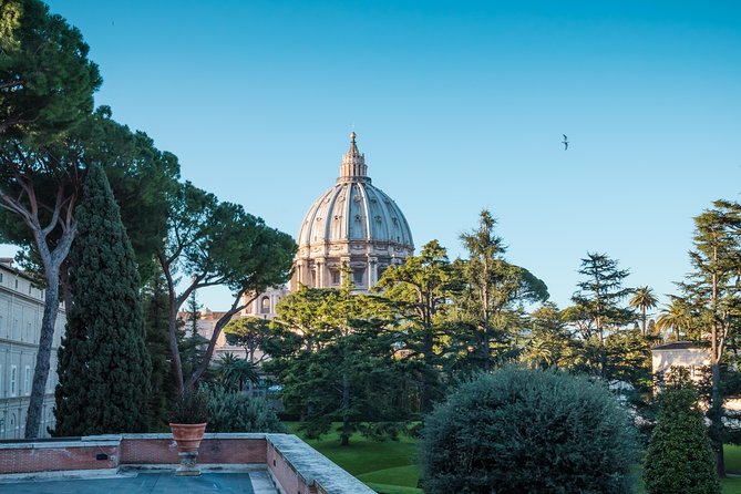 Vatican VIP Early Entrance 8:00 AM - Papal apartments and the pope-collected art walk