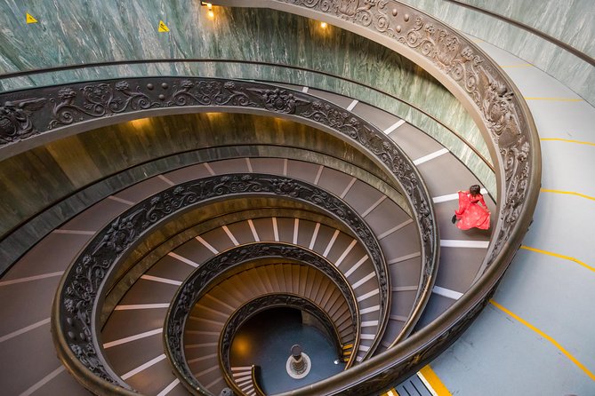 Vatican VIP Early Entrance 8:00 AM - St. Peter’s Basilica after the museum: what the shortcut means