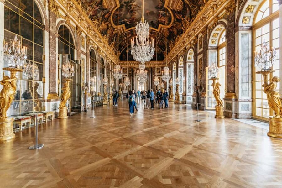 Versailles: Entry ticket & Private Apartments VIP Tour - Practical Tips to Make Your Visit Smoother