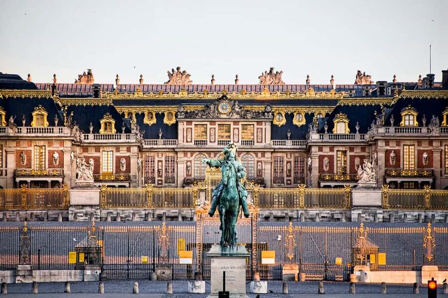 Versailles: Entry ticket & Private Apartments VIP Tour - Value Check: When This VIP Tour Really Pays Off