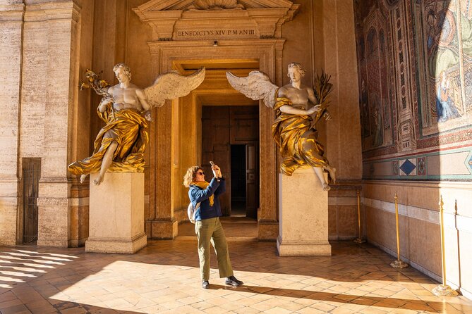 VIP After-hours Tour of Santa Maria Maggiore with Private Option - Meet at Piazza di Santa Maria Maggiore, then step into the quiet