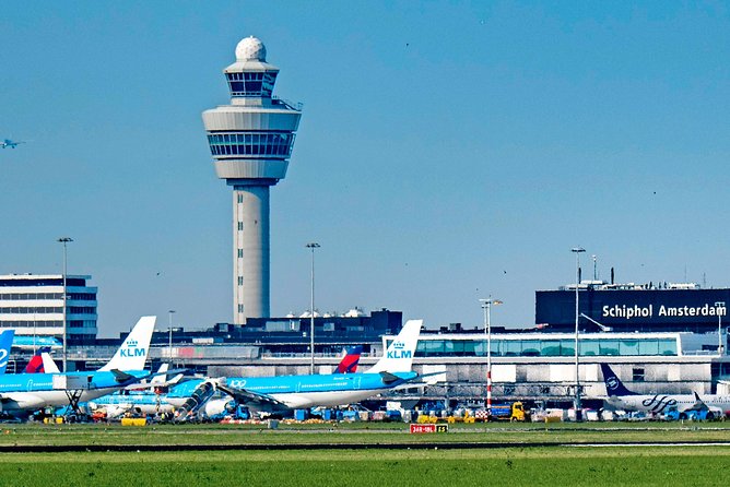 VIP Amsterdam Airport Departure Transfer - The airport drop-off: getting from curb to check-in faster
