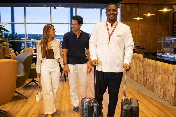 VIP Arrival VIP Lounge & Fast Track – SDQ Airport - What can go sideways: food notes and customer service consistency
