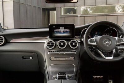 VIP Cape Town Private Guided Tour in Premium Luxury Vehicle - The luxury Mercedes ride: comfort that matters in Cape Town traffic