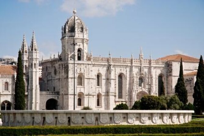 VIP Catamaran Private Tour in Lisbon up to 18 clients - Key Points to Know Before You Go