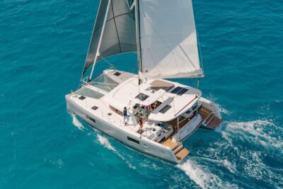 VIP Catamaran Private Tour in Lisbon up to 18 clients - Setting Off from Alcântara: Getting Onboard Without Stress