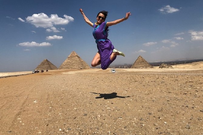 Vip Day Tour to Giza Pyramids, Sphinx, Gem Museum, and Lunch - Pyramids of Giza: the guide makes the monuments click