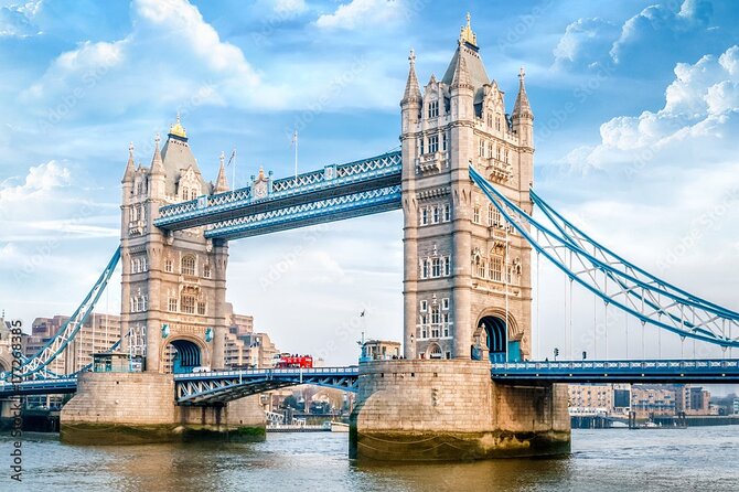 VIP Early Access: Opening Ceremony Tower of London & Bridge Entry - Small group and guide style: why the stories matter