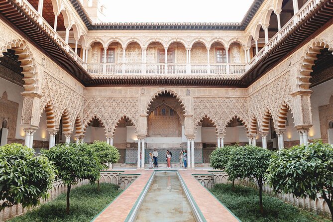 VIP Guided Seville Alcazar Pre-Opening, Cathedral & Old Town - Walking time, fitness level, and what your morning will feel like