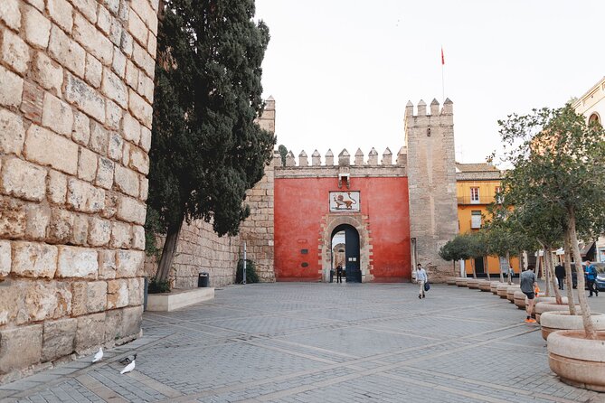VIP Guided Seville Alcazar Pre-Opening, Cathedral & Old Town - Stop 1: Entering the Real Alcázar like the morning is yours