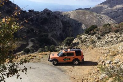 VIP Luxury Private Tour - Full Day - 4x4 Excursion with LandRover - How the driver keeps the day realistic (and actually enjoyable)