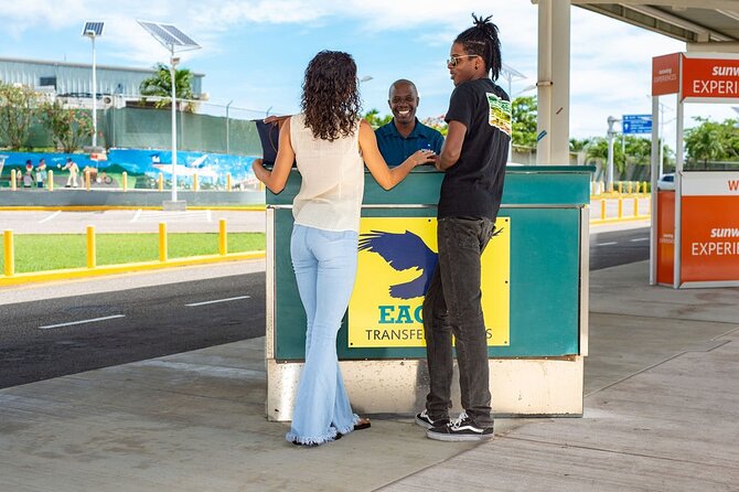 VIP Meet and Greet Fast Track on Arrival at Antigua Airport - without Transfers - Baggage claim and customs: getting out without the wandering
