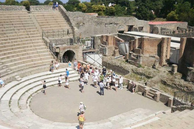 VIP Pompeii Tour including Newly Opened Houses With Archaeologist - Meeting at Coffee Shop Vittoria and planning your walk