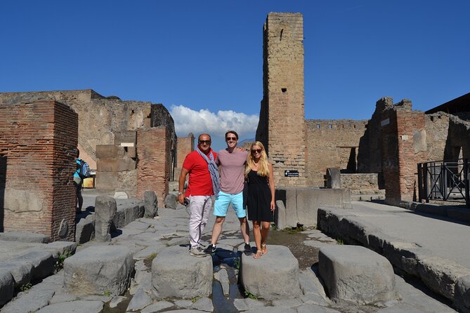 VIP Pompeii Tour including Newly Opened Houses With Archaeologist - Frescoes and mosaics: why restoration changes what you feel