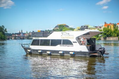 VIP Prague YachtBoat ONE Experience: All-You-Can-Drink - Boarding at Rašínovo nábř.: Easy Start, Good Location
