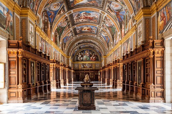 VIP PRIVATE: EL Escorial Monastery & Palace complete experience - Meeting in San Lorenzo de El Escorial and getting moving from Madrid