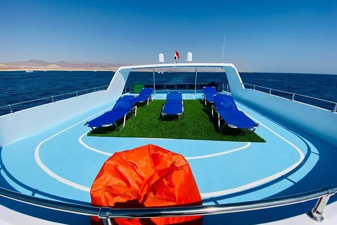 VIP Ras Mohamed and White Island boat trip - Hot buffet lunch on board (and when to enjoy it)