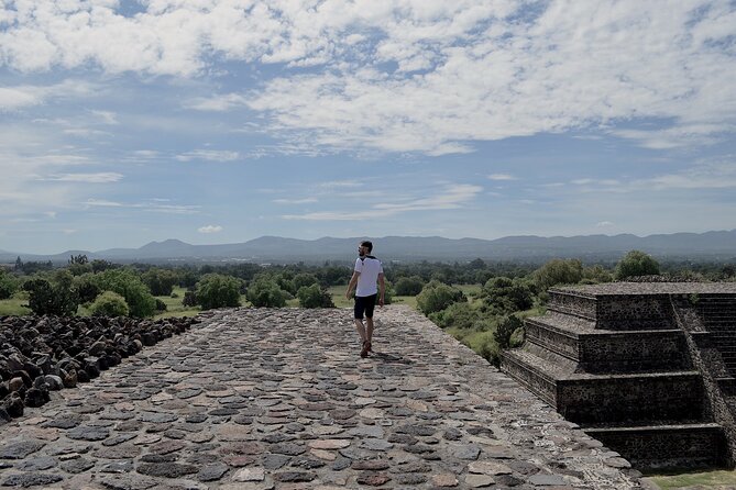 VIP Teotihuacan & Guadalupe Shrine Tour: A Journey Through Time - Lunch strategy: using the 1.5-hour flexible window well