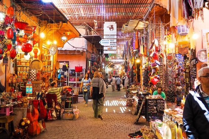 VIP tour Casablanca to Marrakech: Luxury Day of History & Culture - Jemaa el-Fnaa: UNESCO drama, food, and crowd pressure