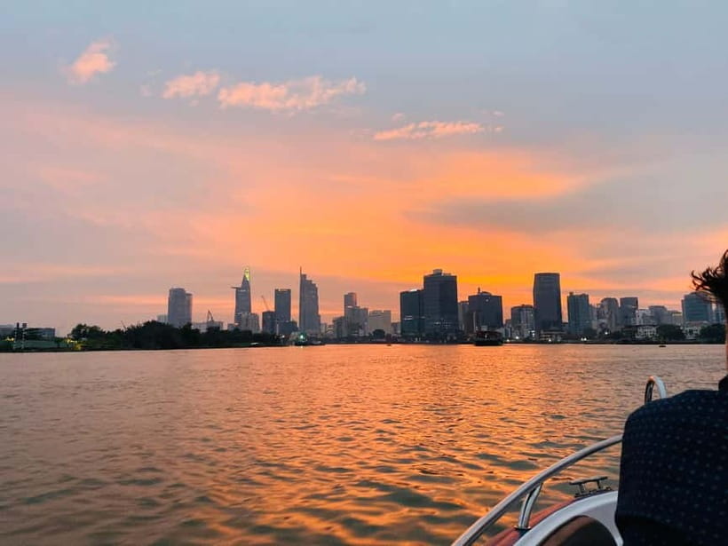 VIP Tour Enjoy Romantic Sunset by Speed Boat Free Cocktail - The Sunset Window: How the Sky Becomes the Main Attraction