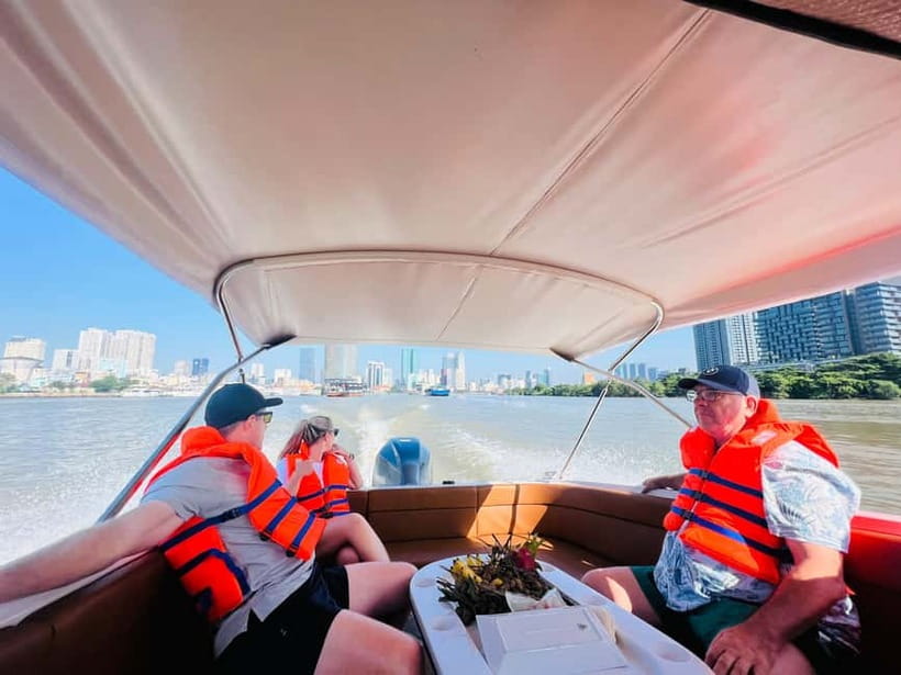 VIP Tour From Ho Chi Minh to Cu Chi Tunnels by Speed Boat - The onboard extras that make it feel VIP (without overdoing it)