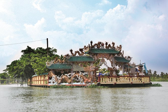 VIP Tour in Dragon Floating Temple sightseeing by SpeedBoat - Getting to the water: Bach Dang pier and the river-view start