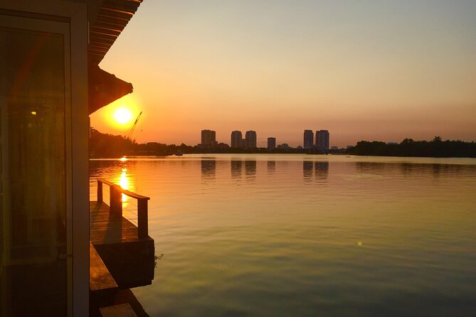 VIP Tour in Saigon: Romantic Sunset Cocktail by SpeedBoat - The cocktail stop: one glass, served with the sunset view