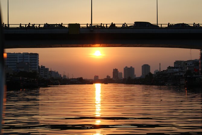 VIP Tour in Saigon: Romantic Sunset Cocktail by SpeedBoat - What the VIP package includes (and why it’s worth noting)