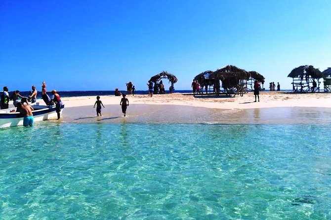 VIP tour to Paradise Island & The Mangroves - Playa Ensenada Lunch Break: A Real Meal Between Nature Stops
