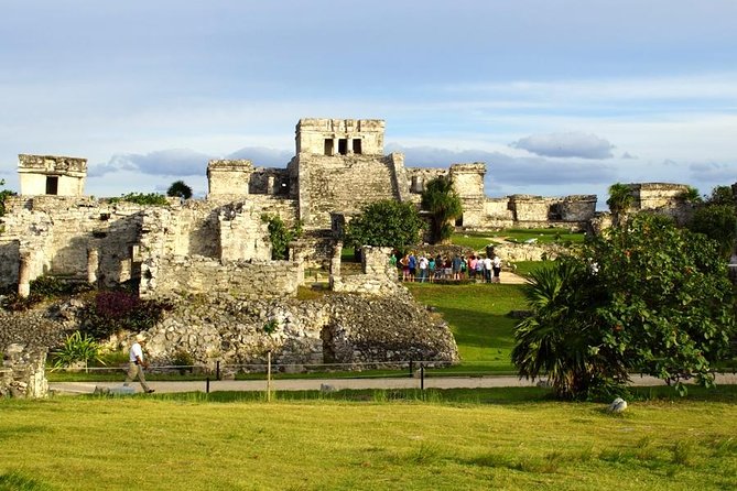 VIP Tulum Private Tour - Stop 1: Tulum Archaeological Site with guided context and solo time