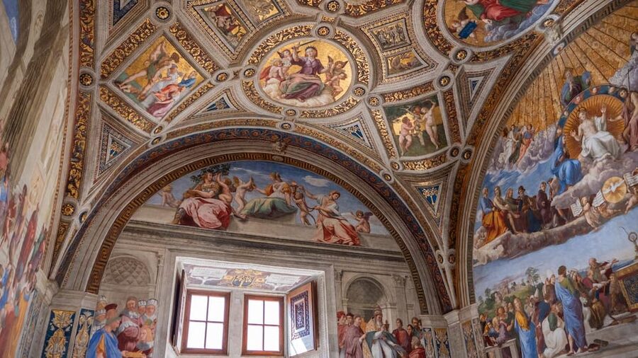 VIP Vatican in a Day Tour: Art and History as Never Before - St. Peter’s Basilica: the big finale, with one timing rule