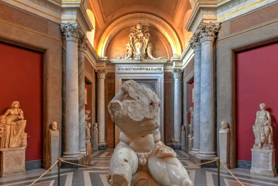 VIP Vatican Tour Sistine Chapel, St.Peter’s & Skip-the-Line - Sistine Chapel: your best 2 minutes come after the briefing