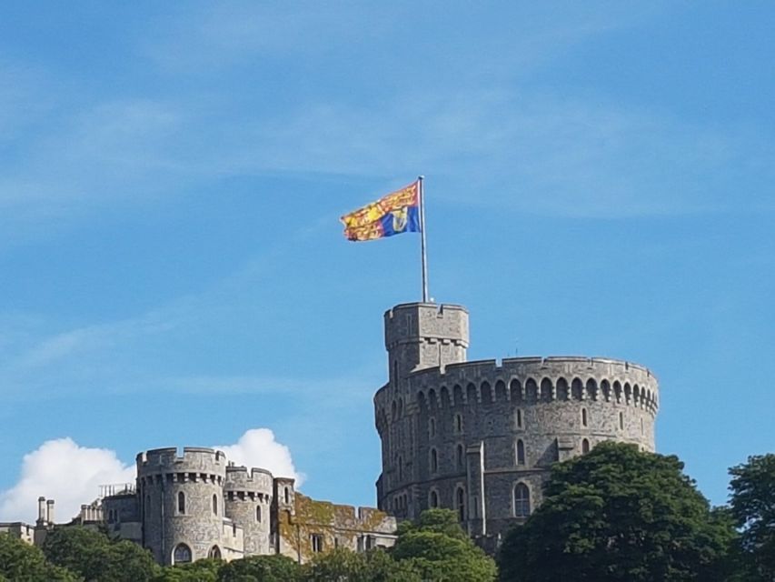 Windsor Castle & Hampton Court Palace VIP Black Taxi Tour - The Black Taxi Experience from Central London