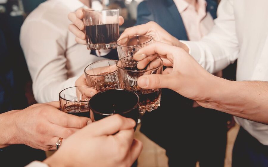 Würzburg: Bar & Club Tour with free Shots & VIP entry - Meeting at Rock-a-Hula: how the 4-hour flow works