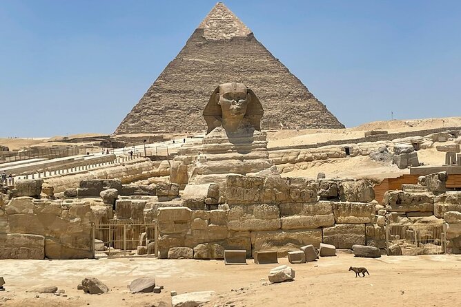 Your VIP Giza Tour: Pyramids, Camels & Authentic Egyptian food - Menkaure Pyramid: the shorter stop that still teaches something