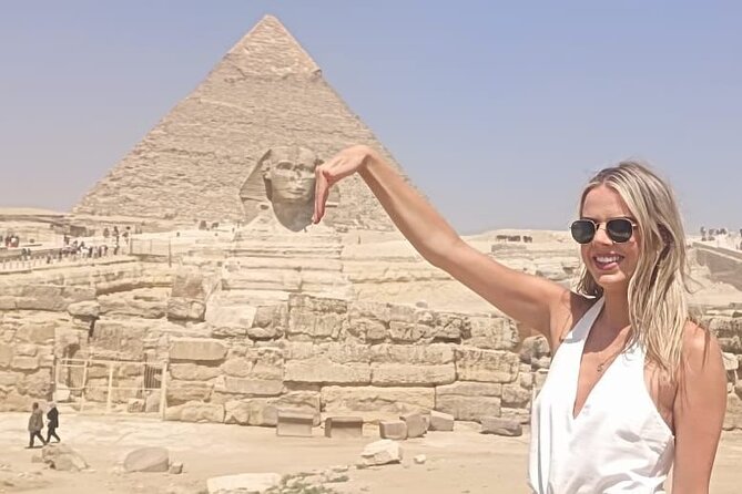 Your VIP Giza Tour: Pyramids, Camels & Authentic Egyptian food - Great Sphinx photo time: the guardian shot you’ll actually enjoy